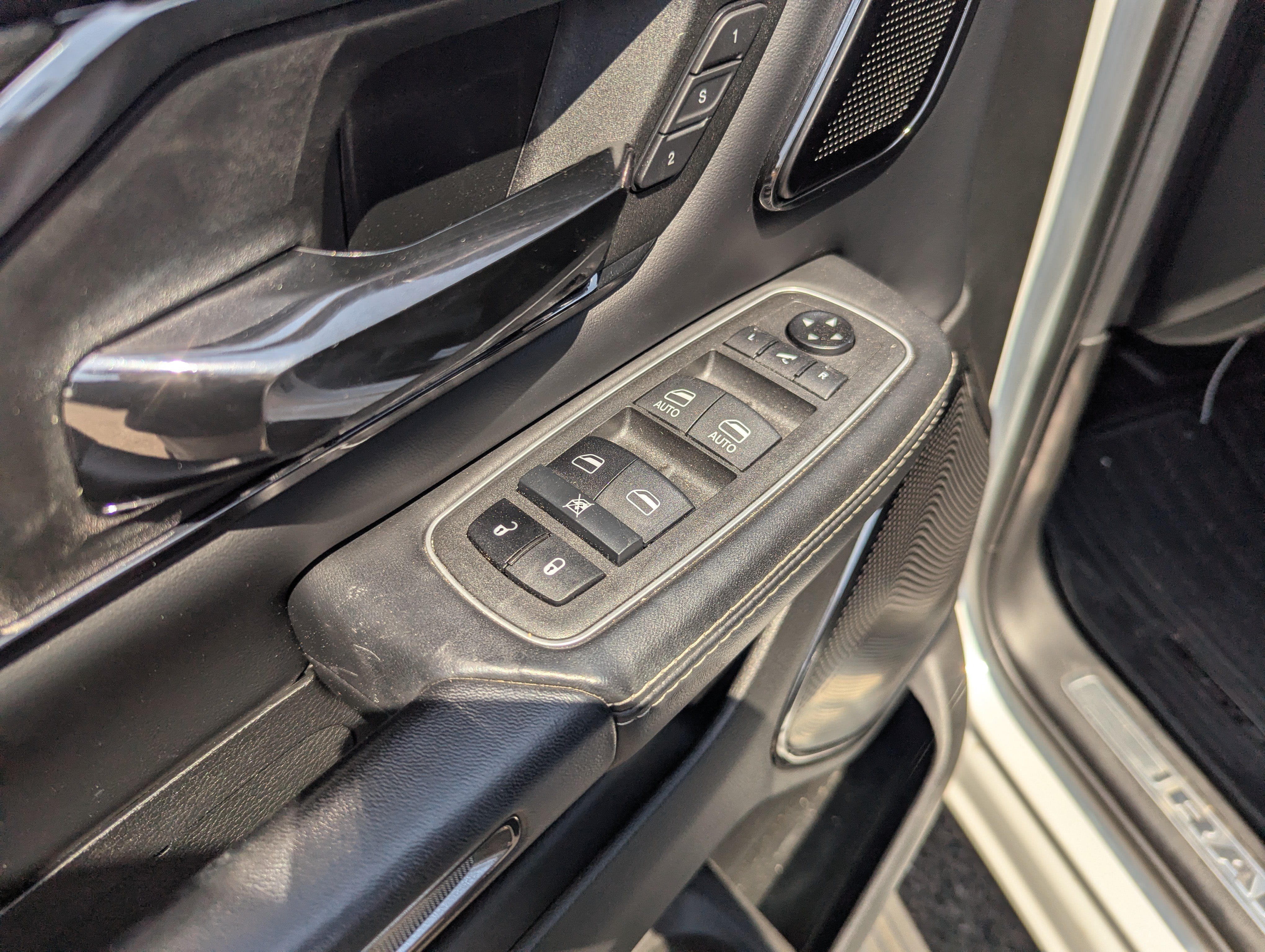 Used 2022 RAM 1500 Limited AWD/4WD image 22