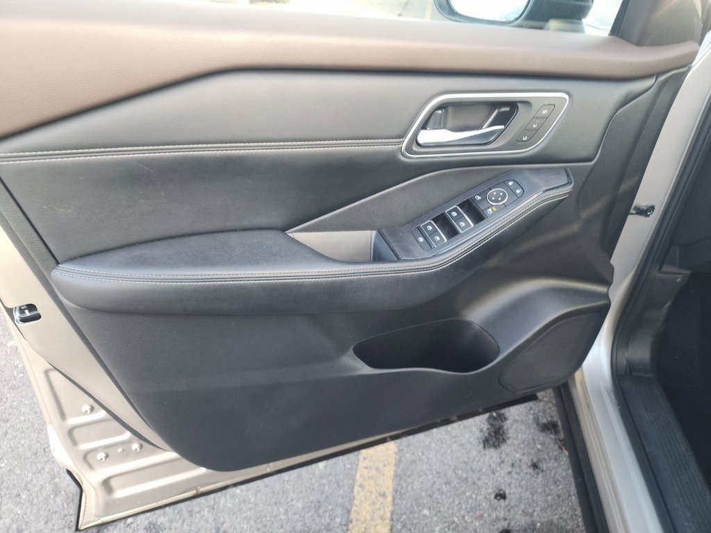 Used 2021 Nissan Rogue SL image 15