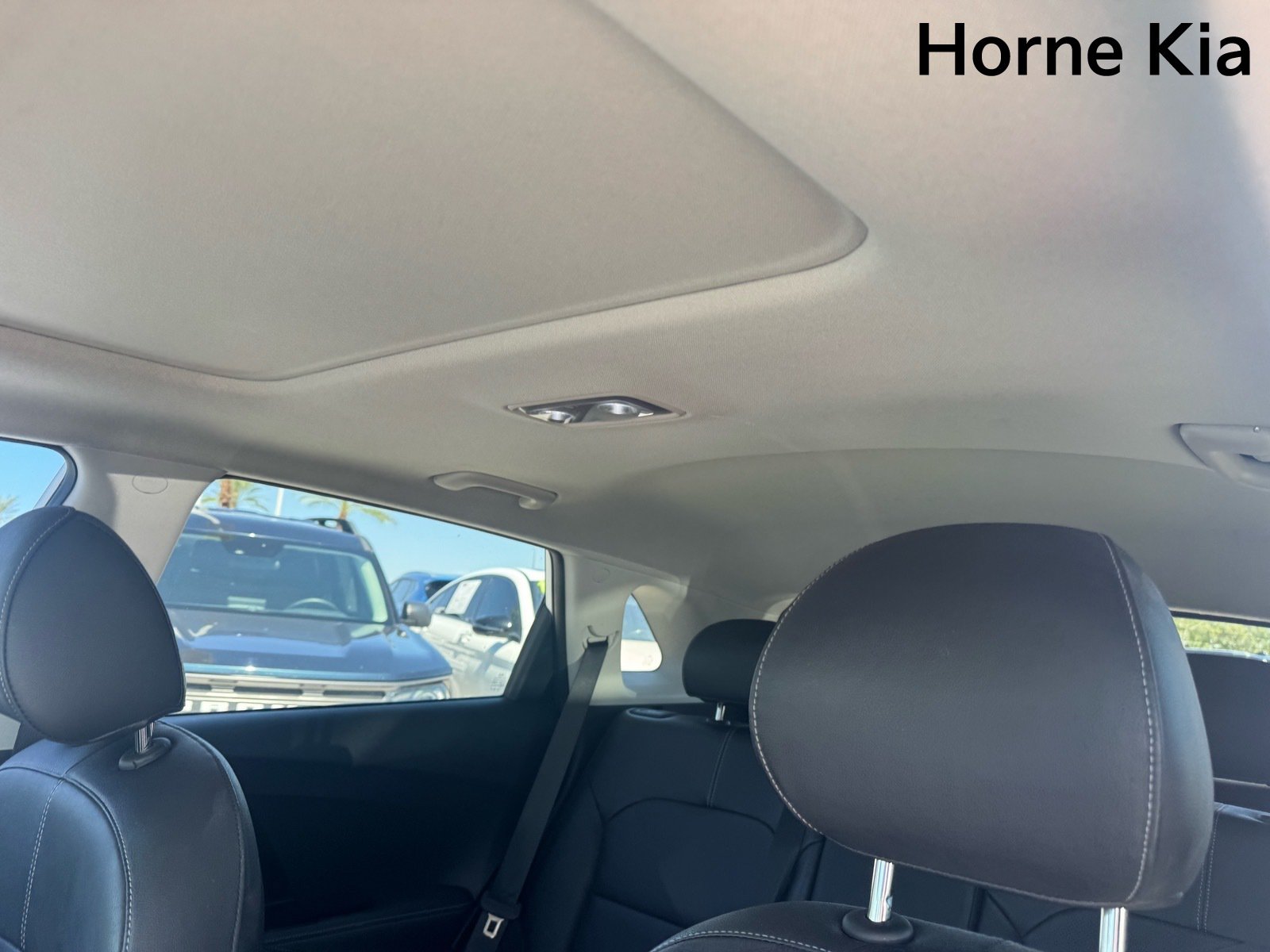 Used 2018 Kia Niro Touring FWD image 25