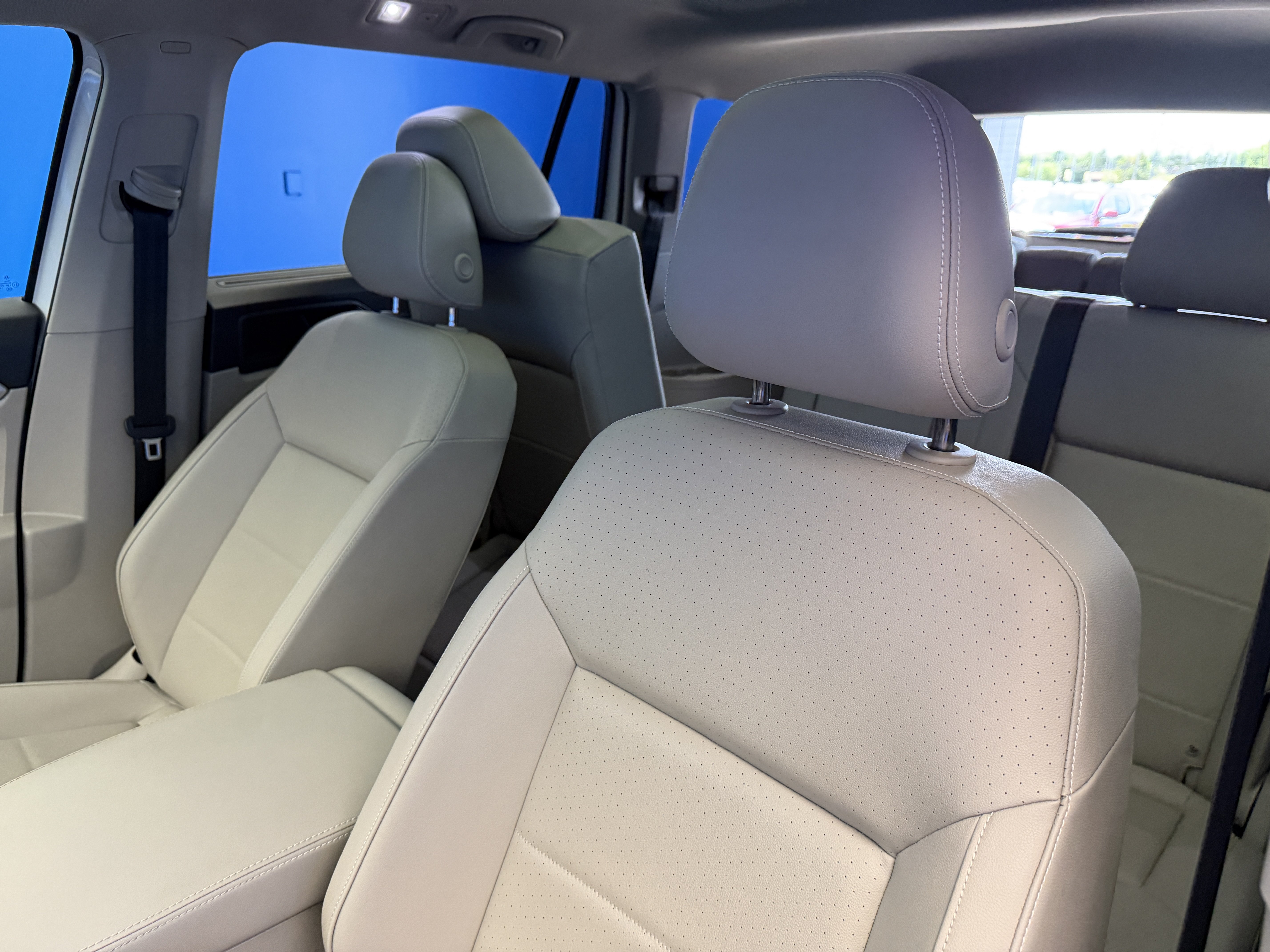 Certified 2023 Volkswagen Atlas SE w/ Panoramic Sunroof Package FWD image 12