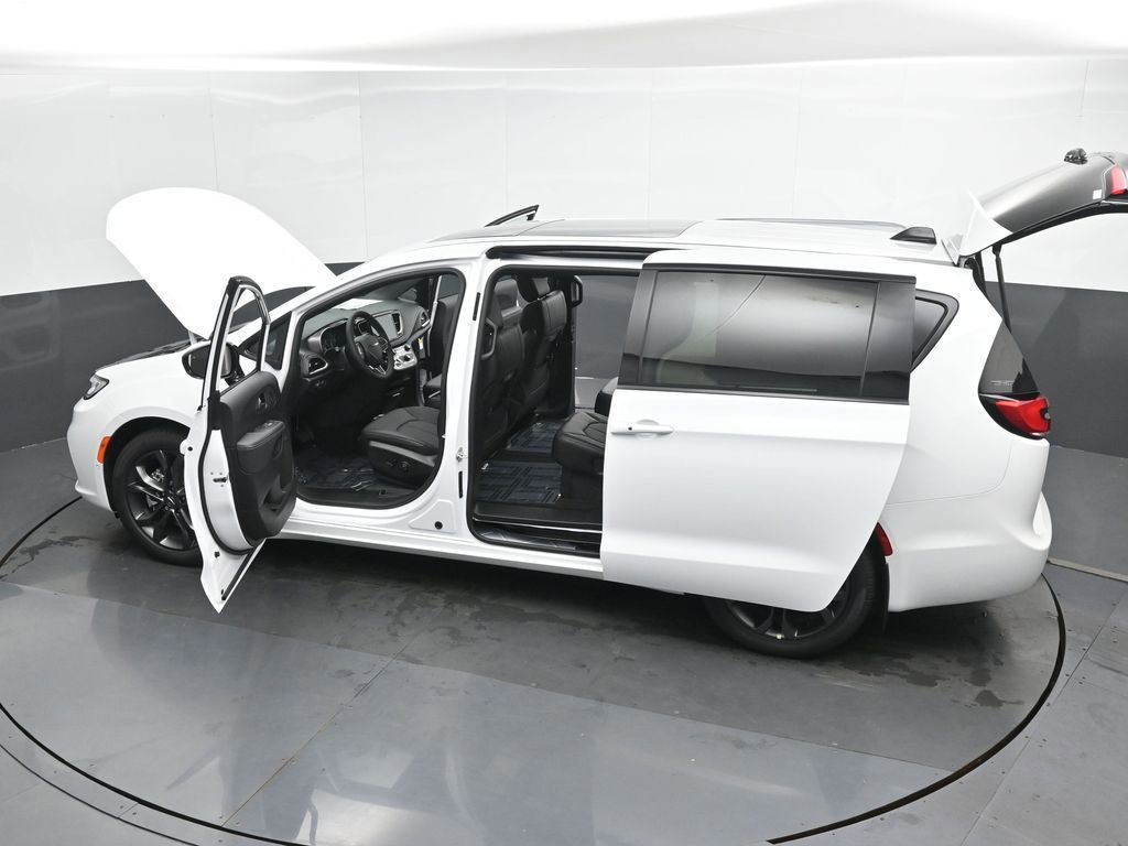 New 2026 Chrysler Pacifica Select image 50