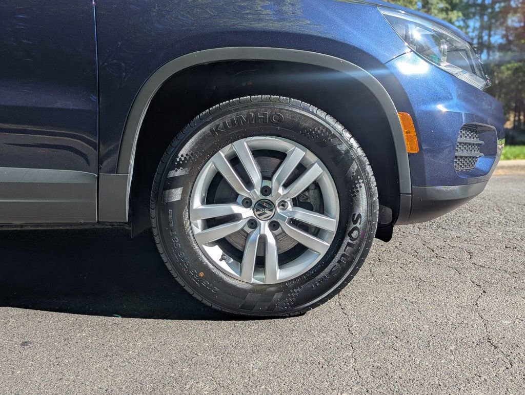 Used 2016 Volkswagen Tiguan S image 16