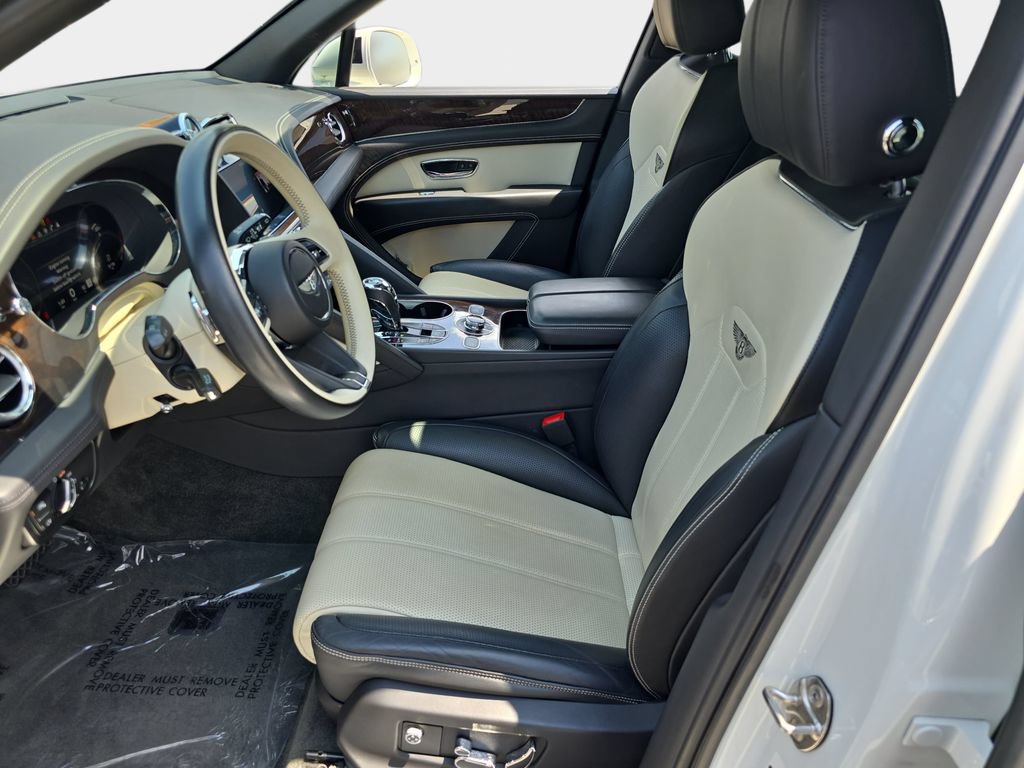 Used 2021 Bentley Bentayga AWD/4WD image 18