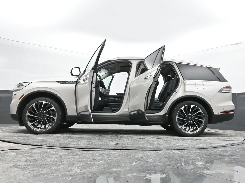 Used 2024 Lincoln Aviator Reserve w/ Equipment Group 201A AWD/4WD image 72