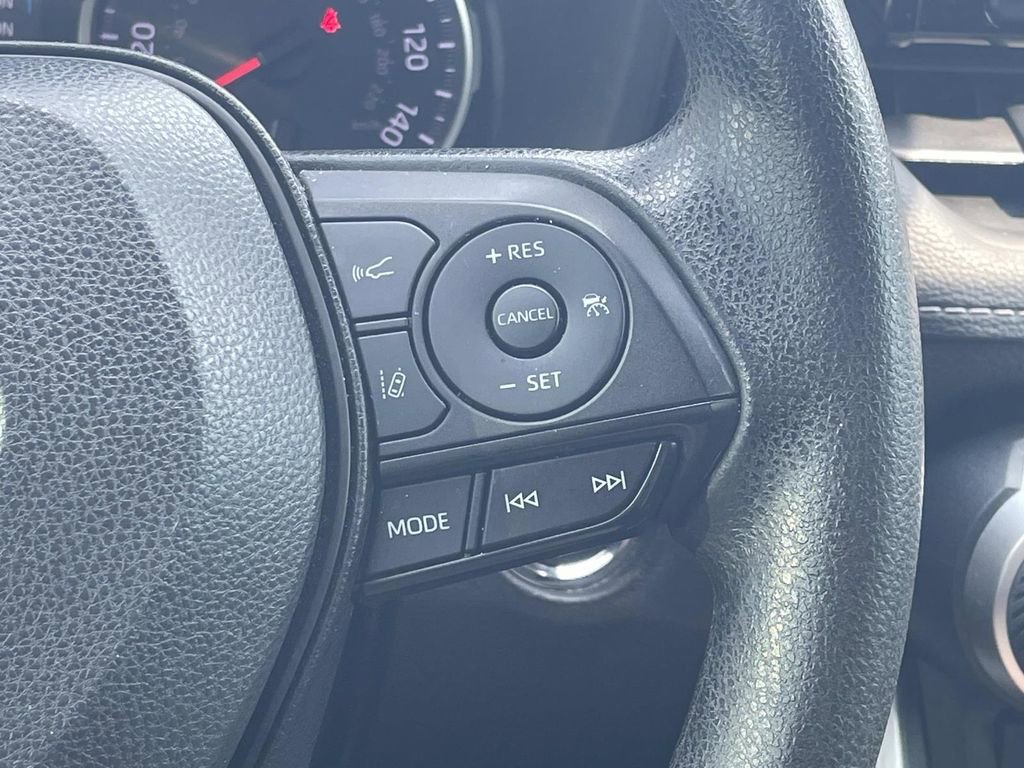 Used 2022 Toyota RAV4 XLE w/ Convenience Package image 27