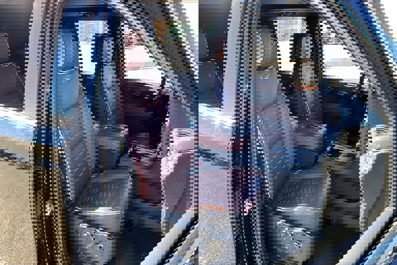 Used 2023 GMC Yukon Denali Ultimate image 9