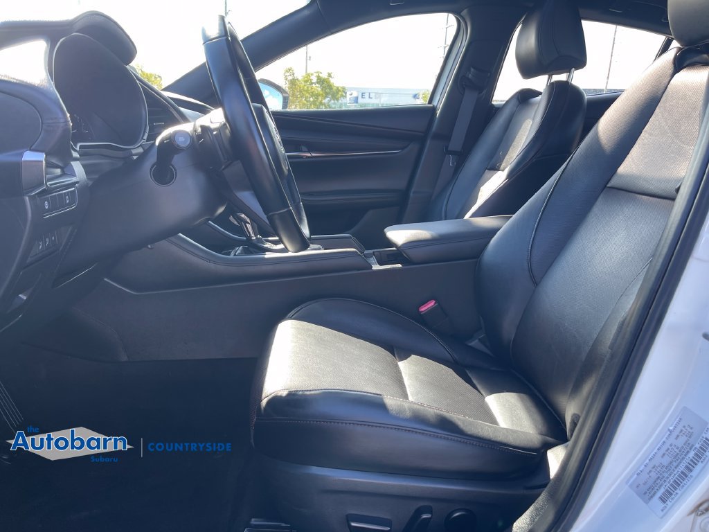 Used 2019 MAZDA MAZDA3 Hatchback w/ Premium Package FWD image 9