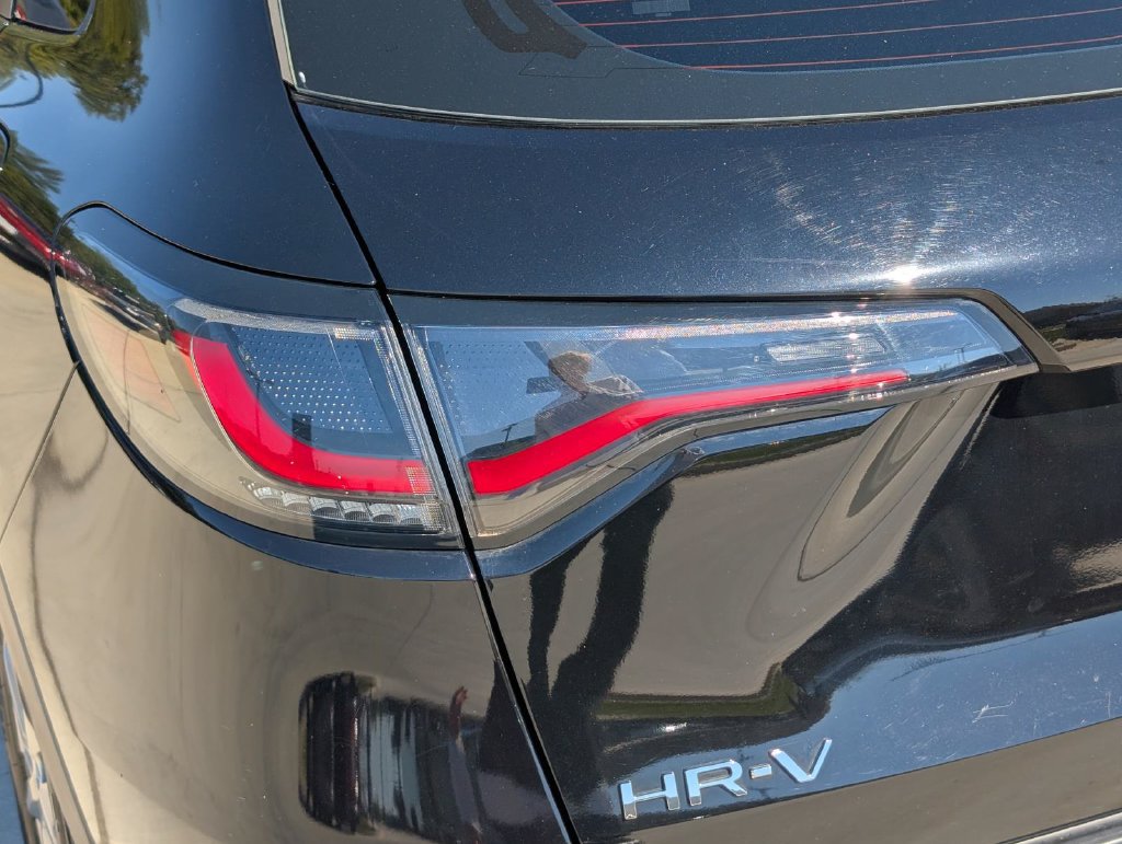 Used 2023 Honda HR-V LX image 12