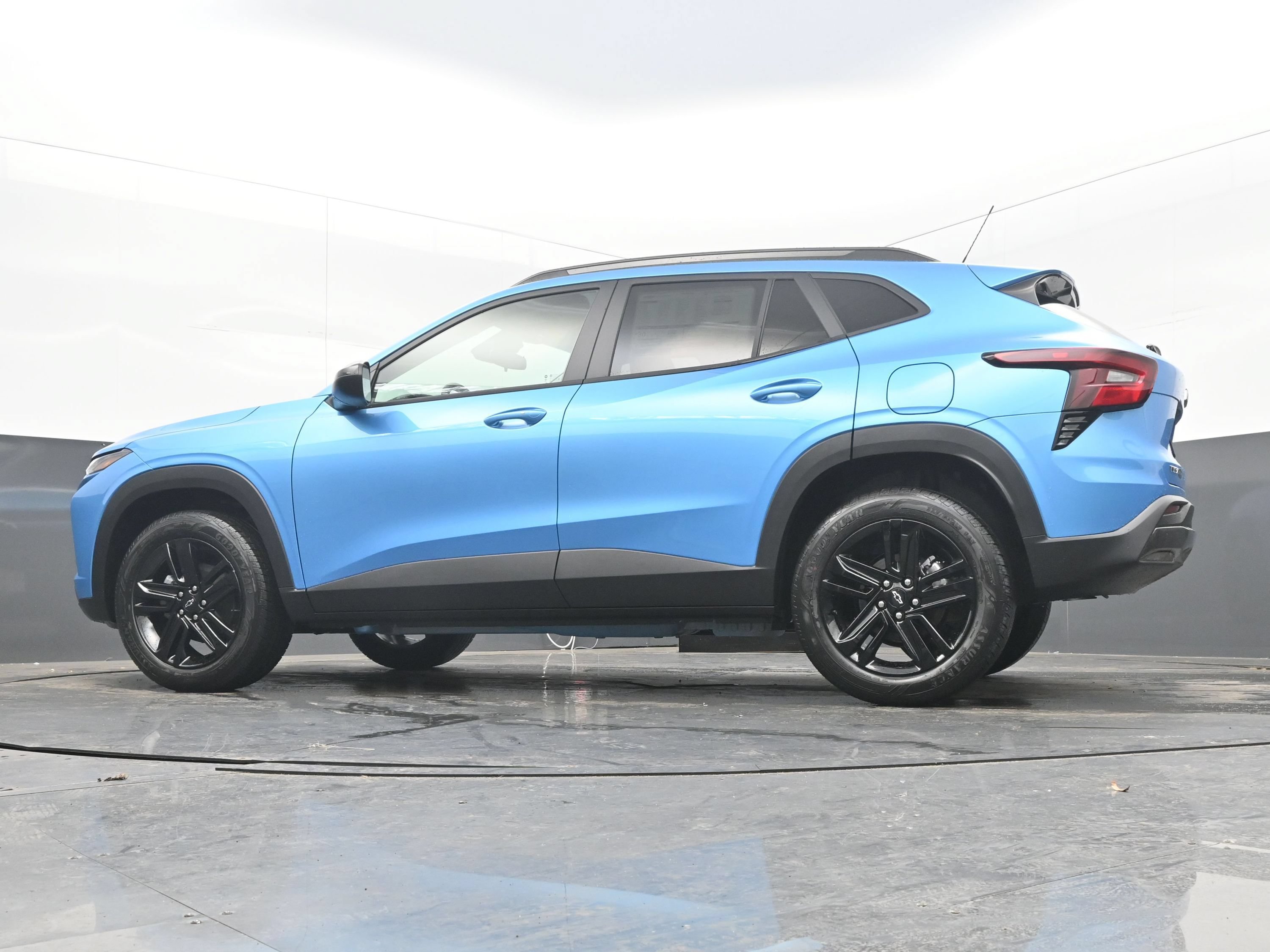 Used 2025 Chevrolet Trax ACTIV FWD image 24