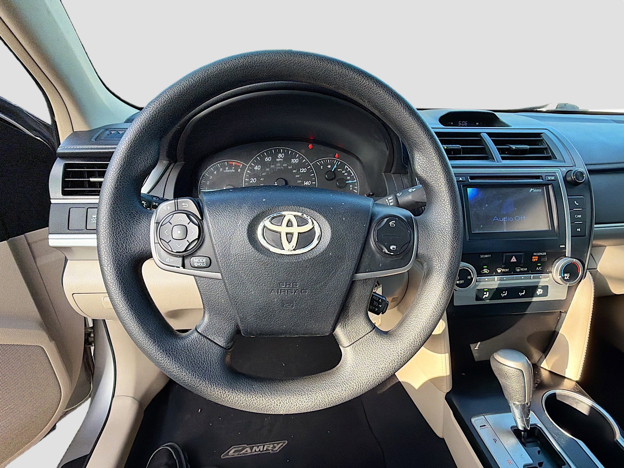 Used 2013 Toyota Camry L image 33