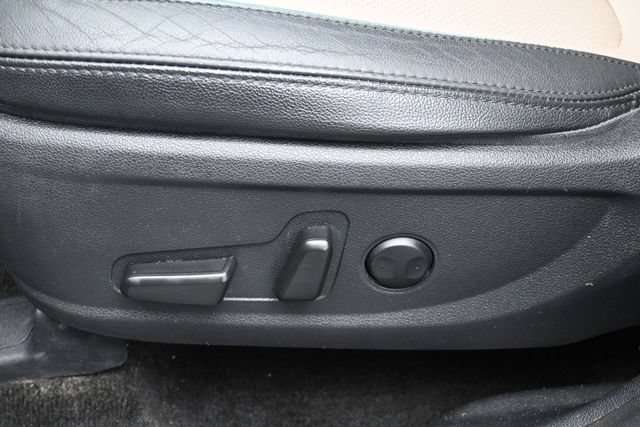 Used 2019 Hyundai Santa Fe Limited FWD image 17