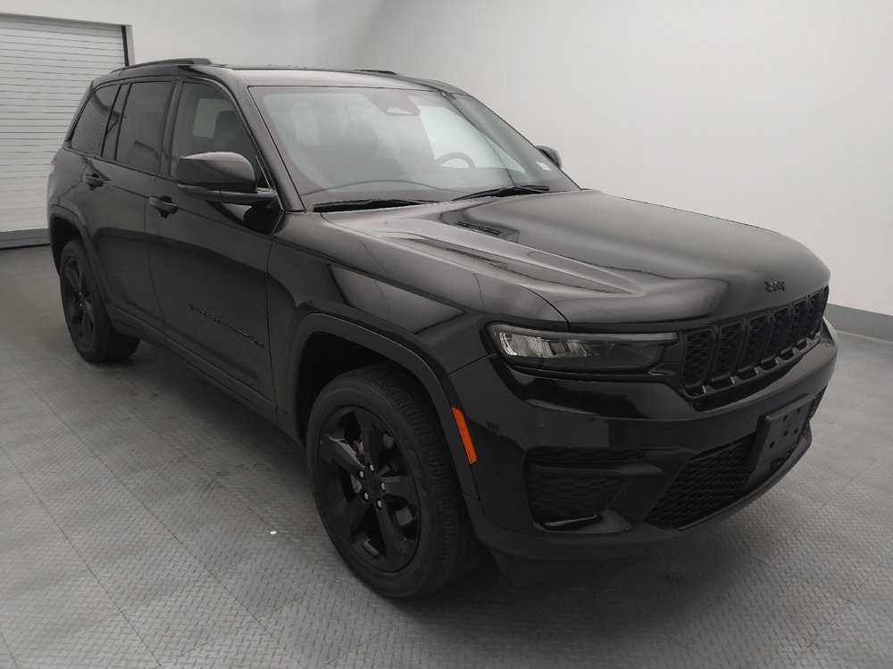 Used 2023 Jeep Grand Cherokee Altitude AWD/4WD image 13