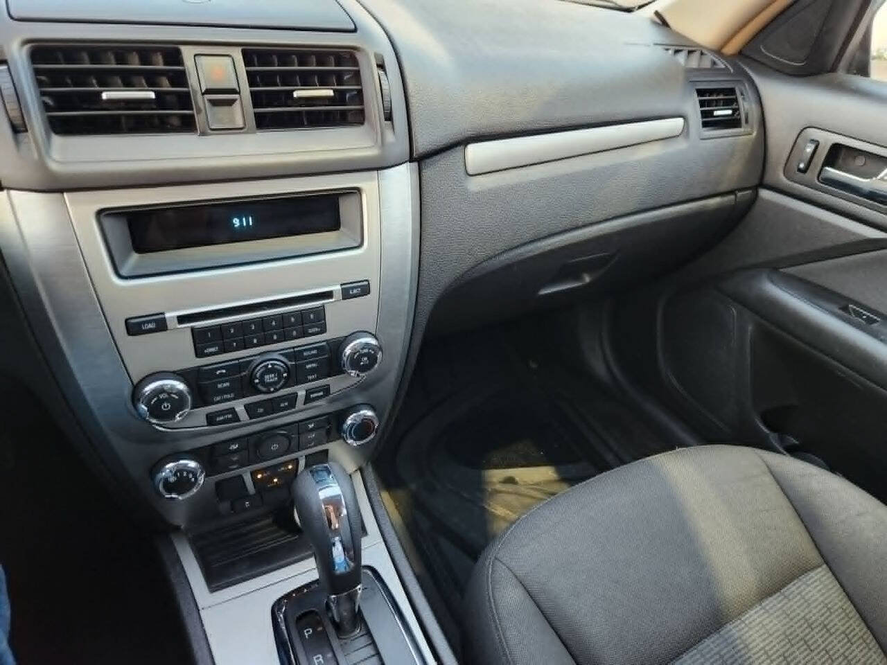 Used 2010 Ford Fusion SE FWD image 23