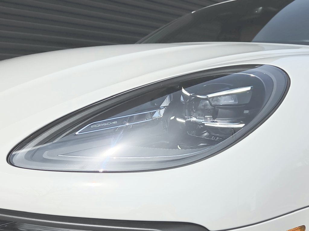 Certified 2026 Porsche Macan S AWD/4WD image 25