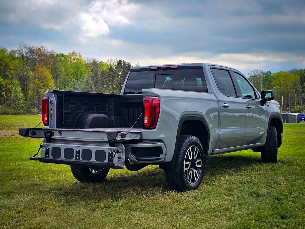 Used 2024 GMC Sierra 1500 AT4 w/ Technology Package AWD/4WD image 4