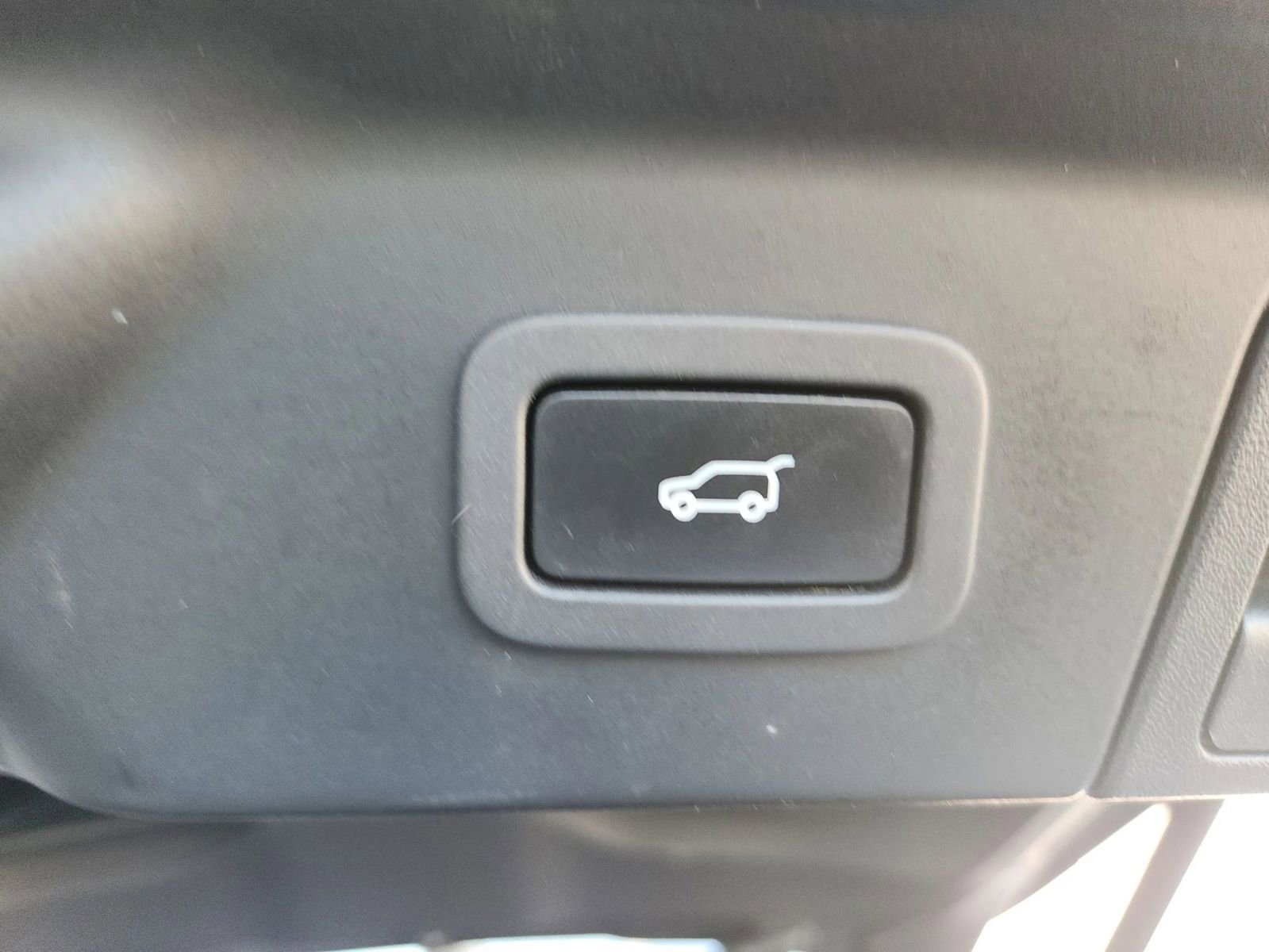 Used 2018 Land Rover Range Rover Velar S AWD/4WD image 20