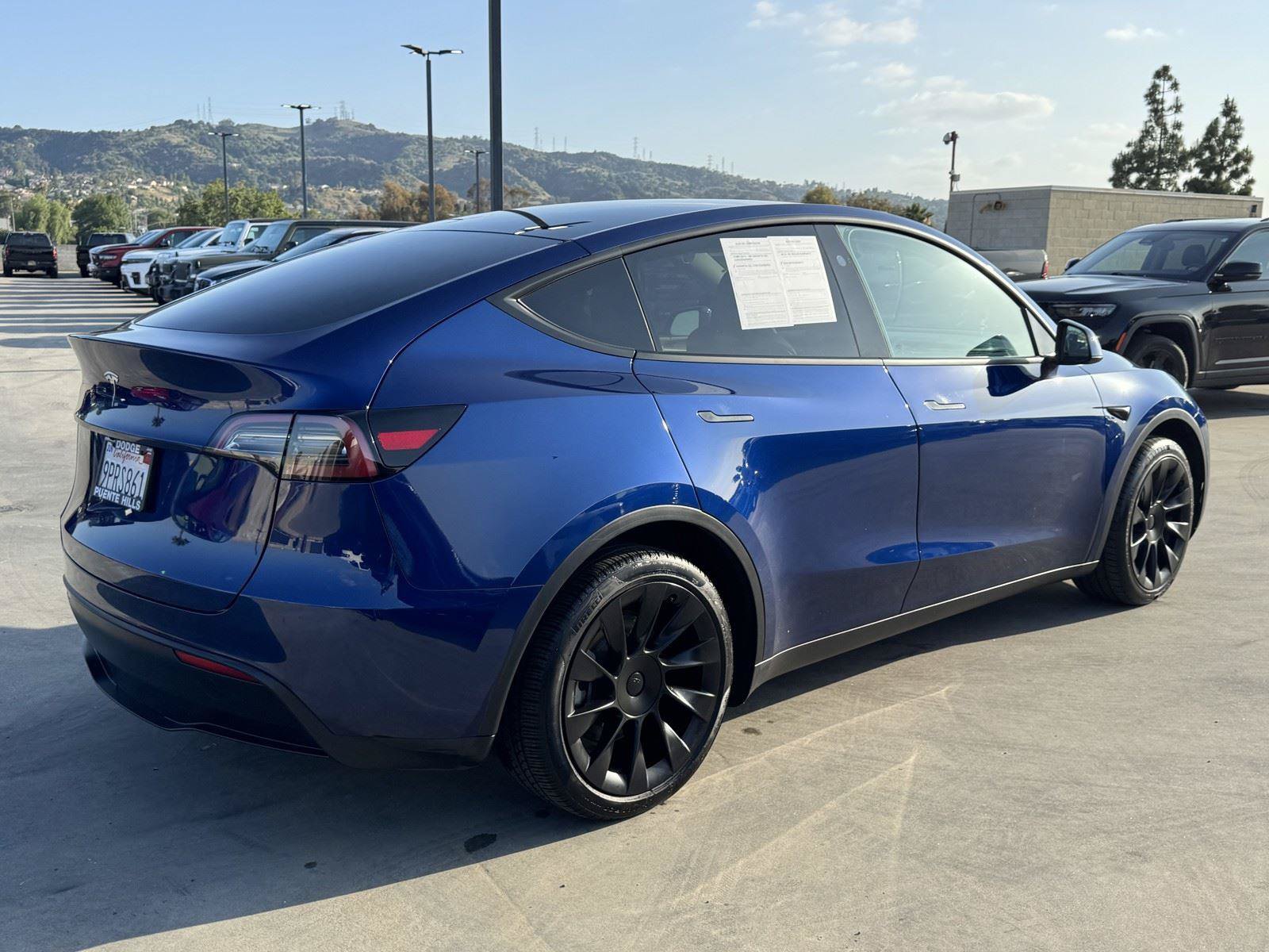 Used 2024 Tesla Model Y Long Range RWD image 6