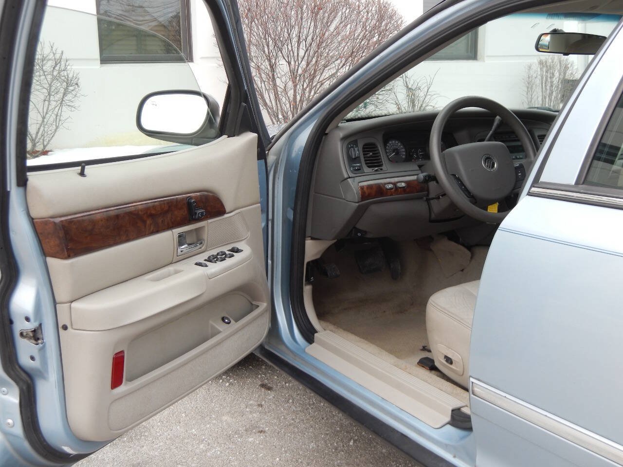 Used 2006 Mercury Grand Marquis GS RWD image 20