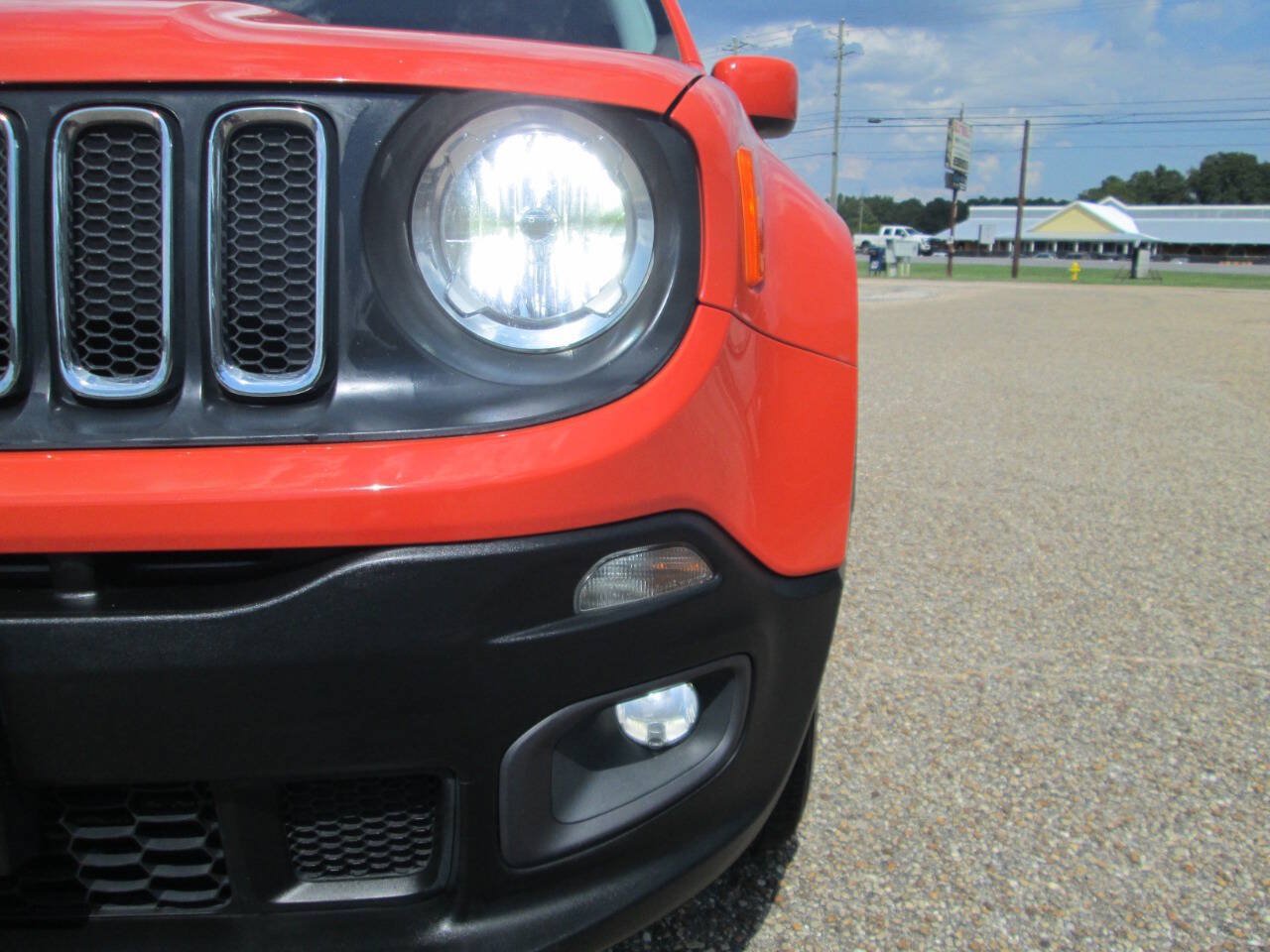 Used 2015 Jeep Renegade Latitude AWD/4WD image 75