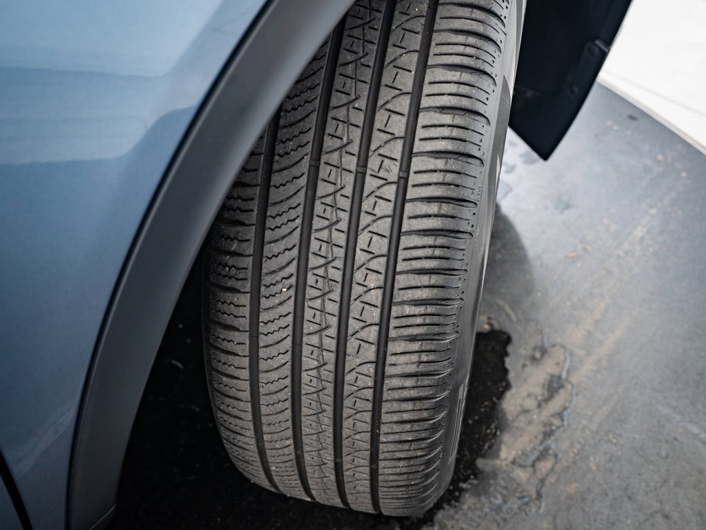 Used 2022 Land Rover Discovery Sport SE image 40