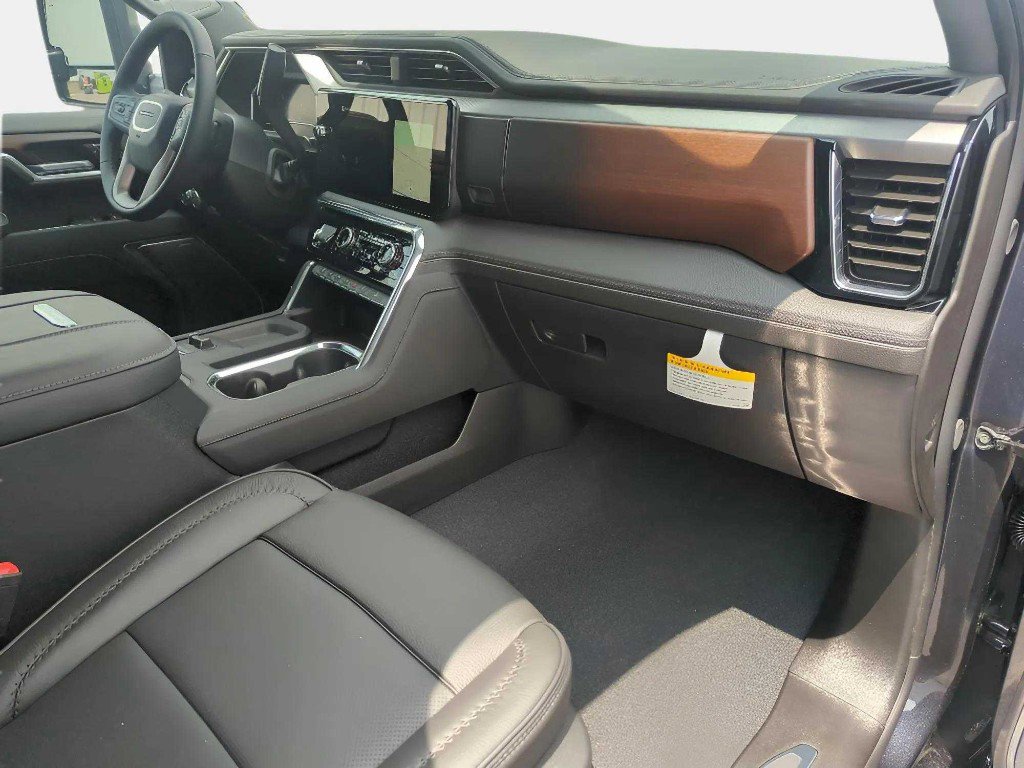 New 2025 GMC Sierra 2500 Denali w/ Denali Reserve Package image 18