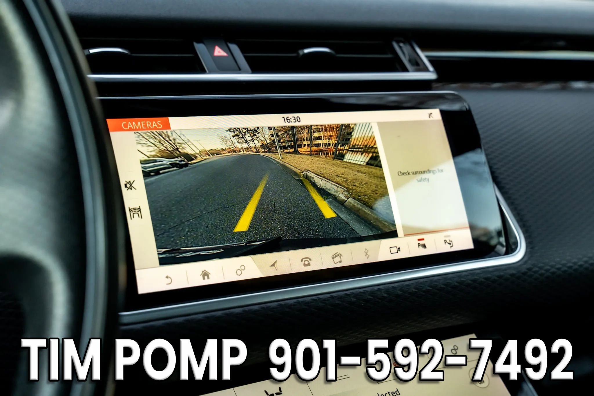 Used 2019 Land Rover Range Rover Velar R-Dynamic SE image 25