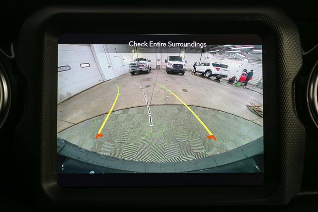 Used 2021 Jeep Wrangler Unlimited Sahara image 24