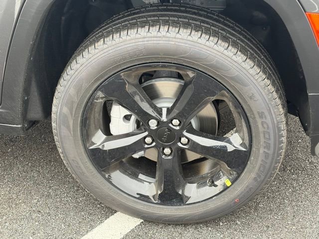 New 2025 Jeep Grand Cherokee Limited image 11