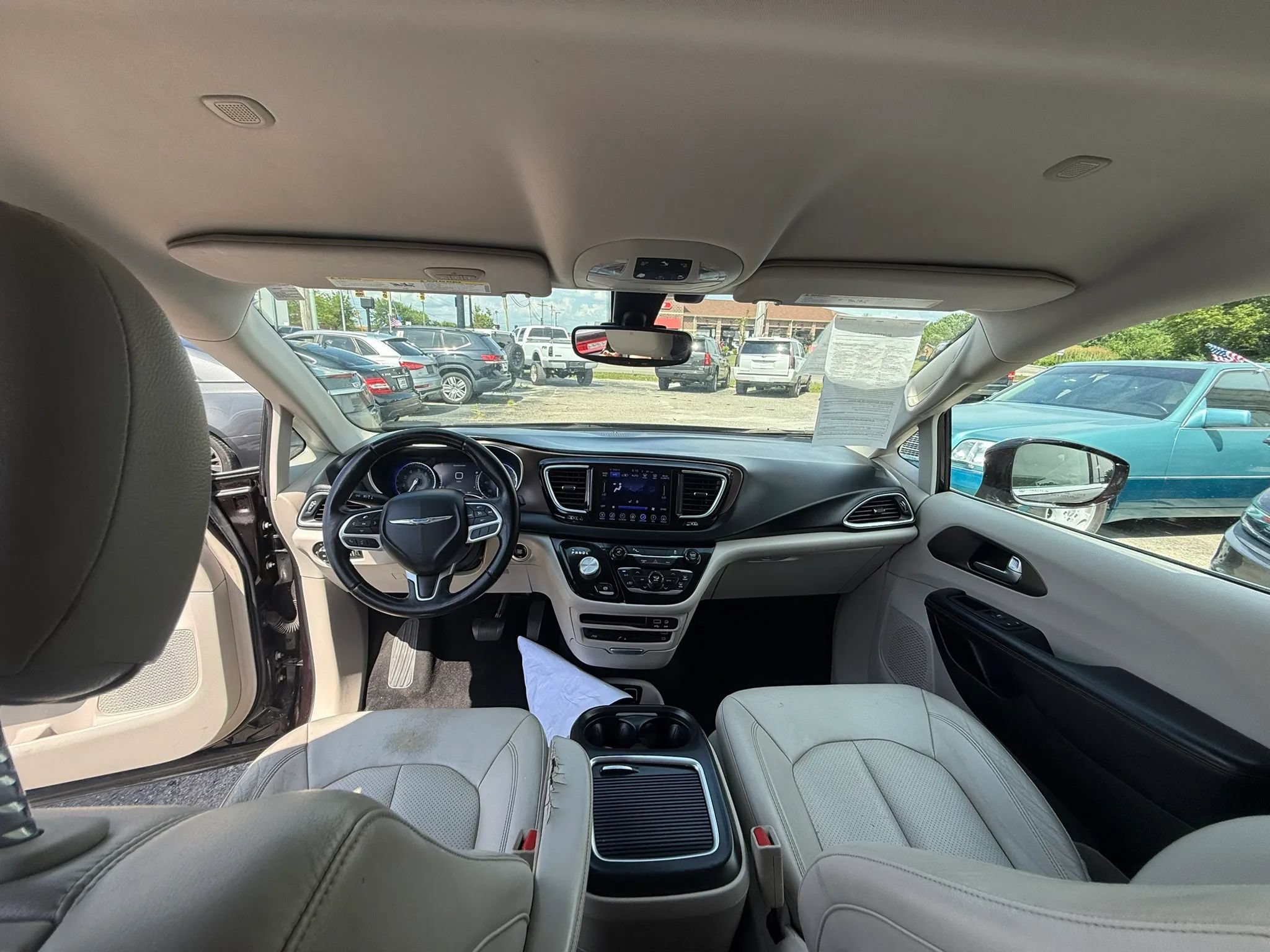 Used 2017 Chrysler Pacifica Touring-L Plus FWD image 17