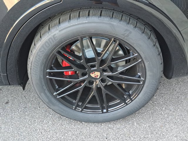 New 2026 Porsche Cayenne GTS image 13