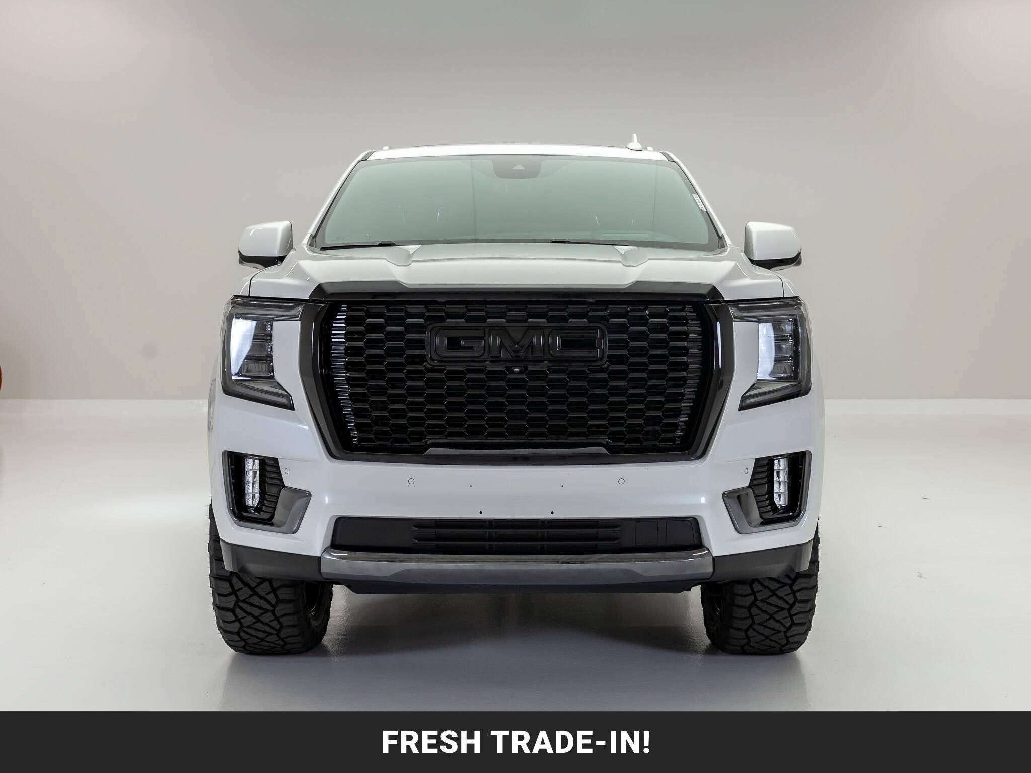 Used 2024 GMC Yukon XL Denali Ultimate AWD/4WD image 4