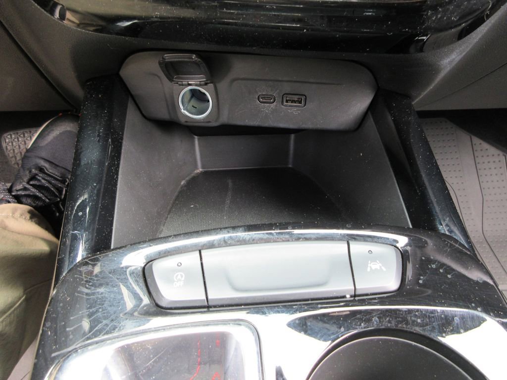 Certified 2025 Chevrolet Trax RS w/ Driver Confidence Package FWD image 30