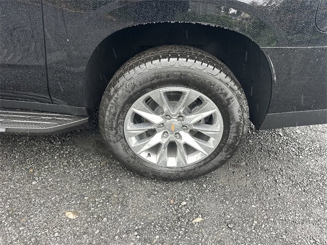 New 2026 Chevrolet Suburban Premier image 25