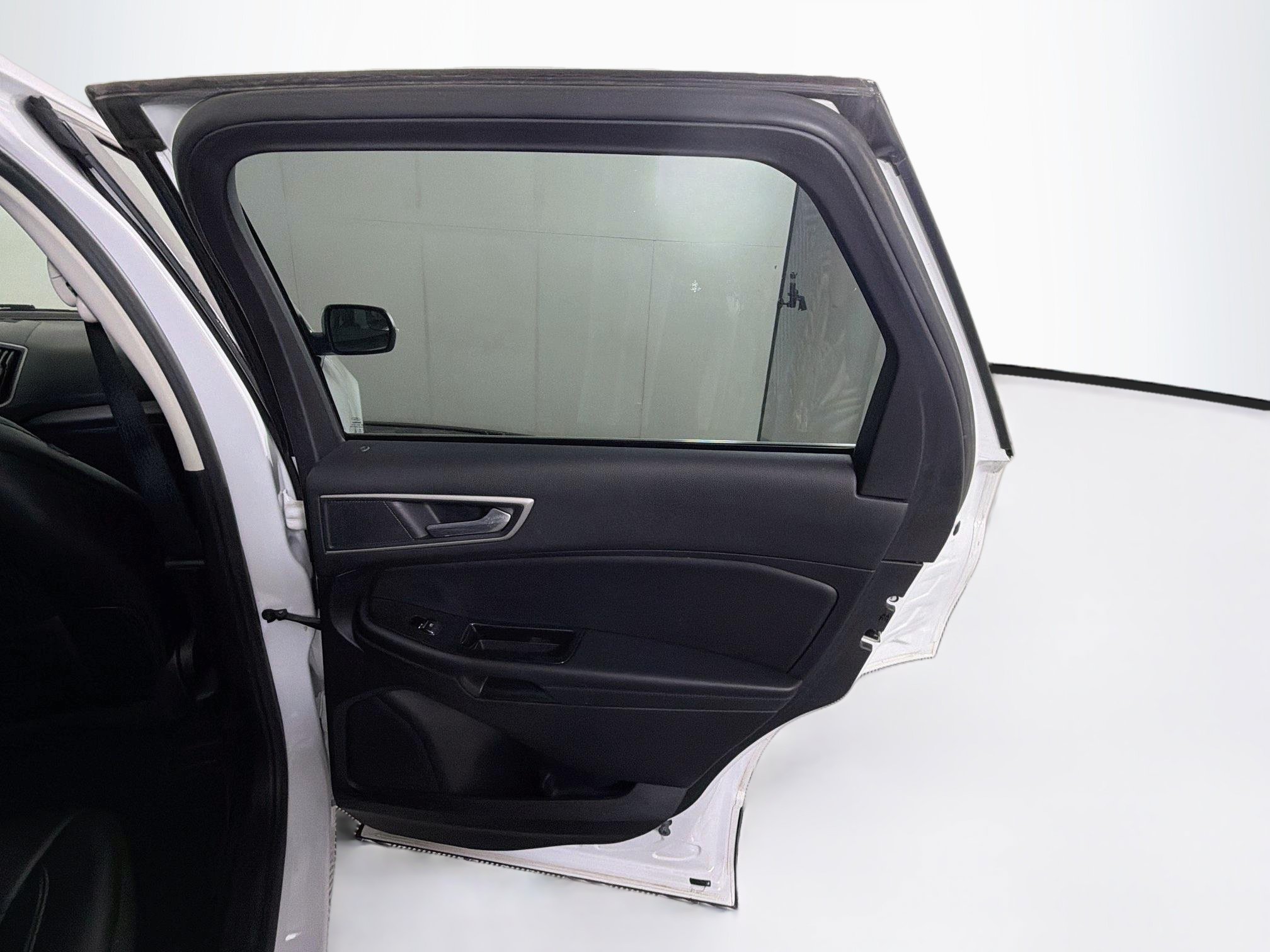 Used 2018 Ford Edge SEL w/ Equipment Group 201A FWD image 28
