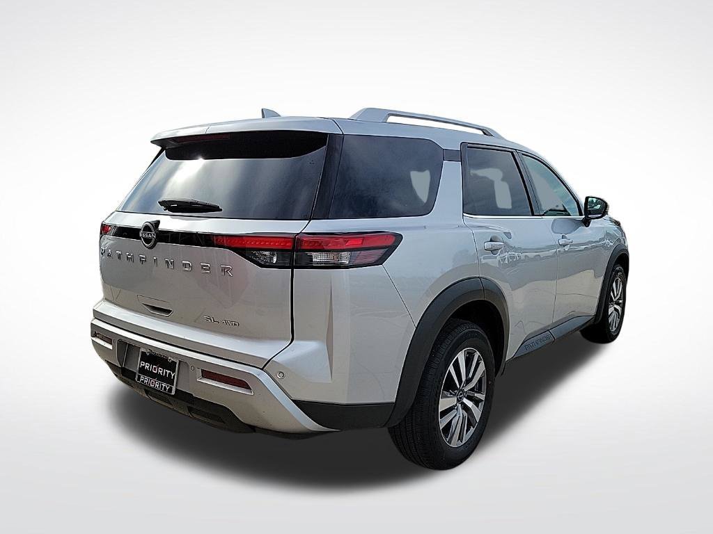 Used 2025 Nissan Pathfinder SL AWD/4WD image 4