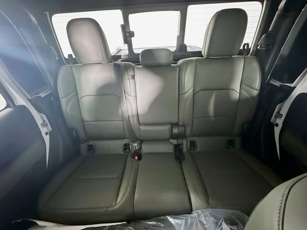 New 2025 Jeep Gladiator Mojave image 10