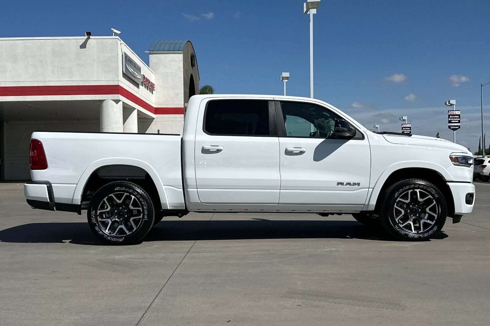 New 2026 RAM 1500 Laramie AWD/4WD image 9