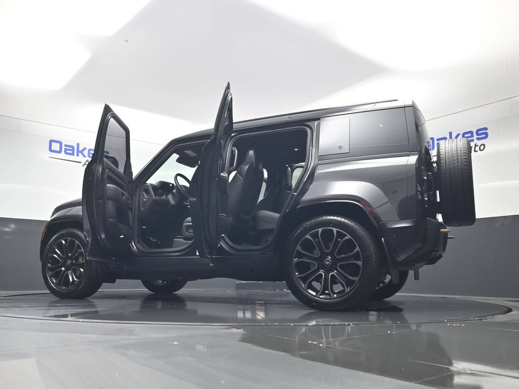 Used 2025 Land Rover Defender 110 AWD/4WD image 62