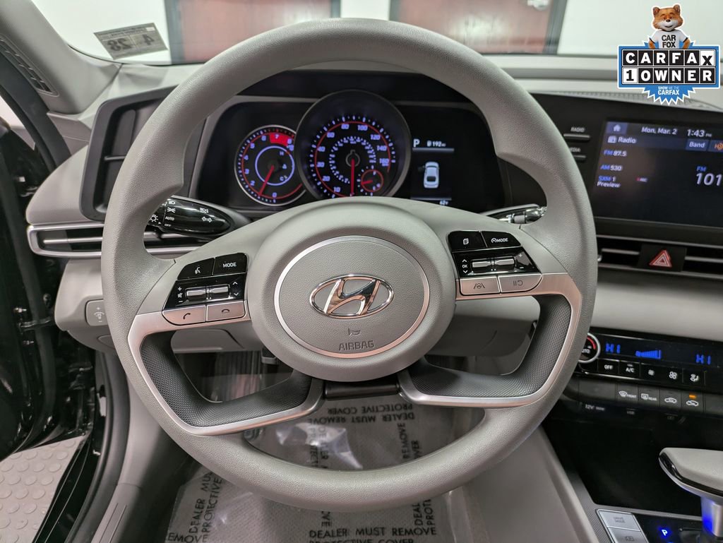 Used 2023 Hyundai Elantra SEL image 21