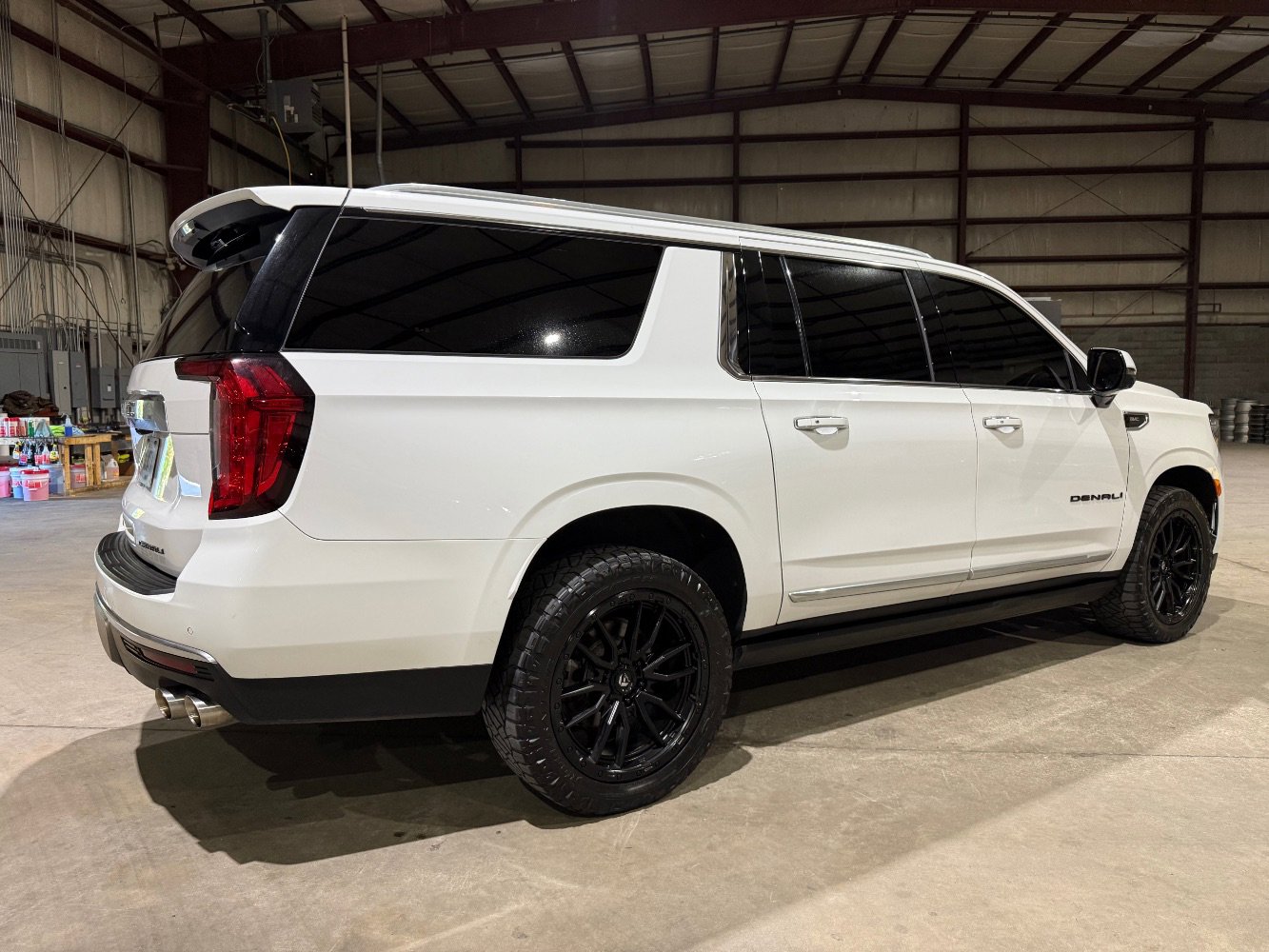 Used 2021 GMC Yukon XL Denali w/ Denali Premium Package image 6