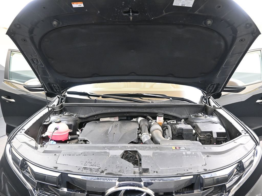 Certified 2023 Hyundai Santa Cruz Limited image 9