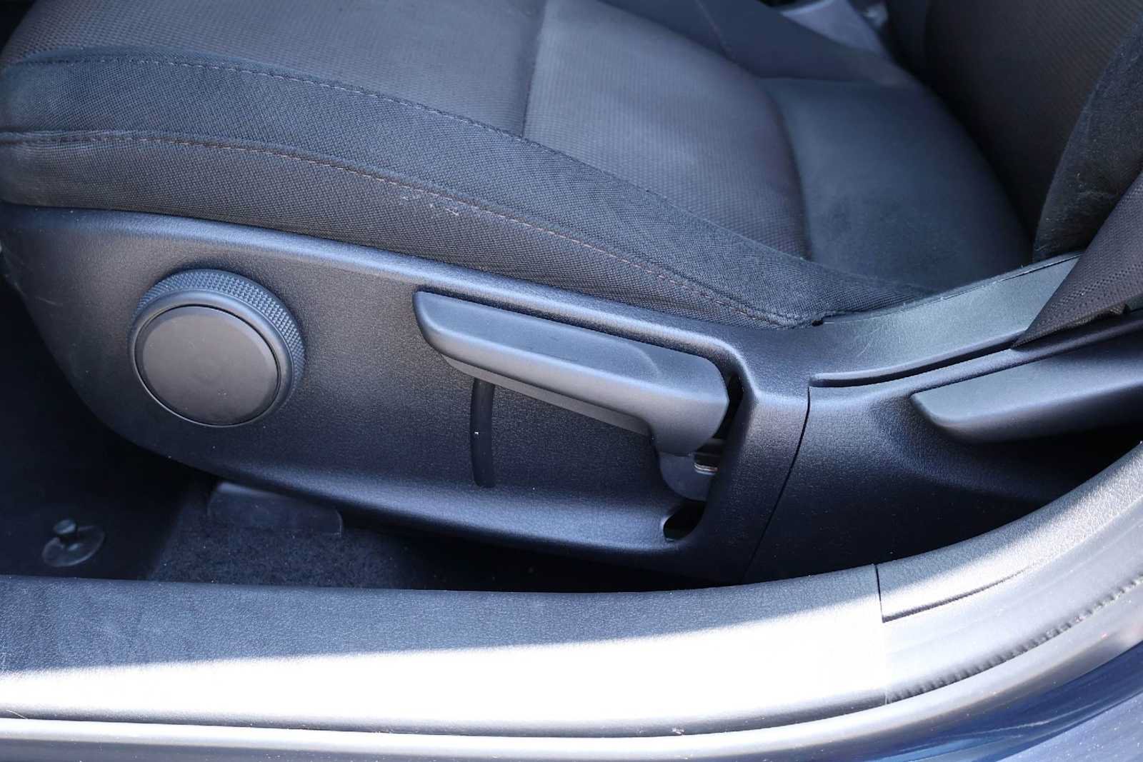 Used 2019 MAZDA MAZDA3 Sedan FWD image 24