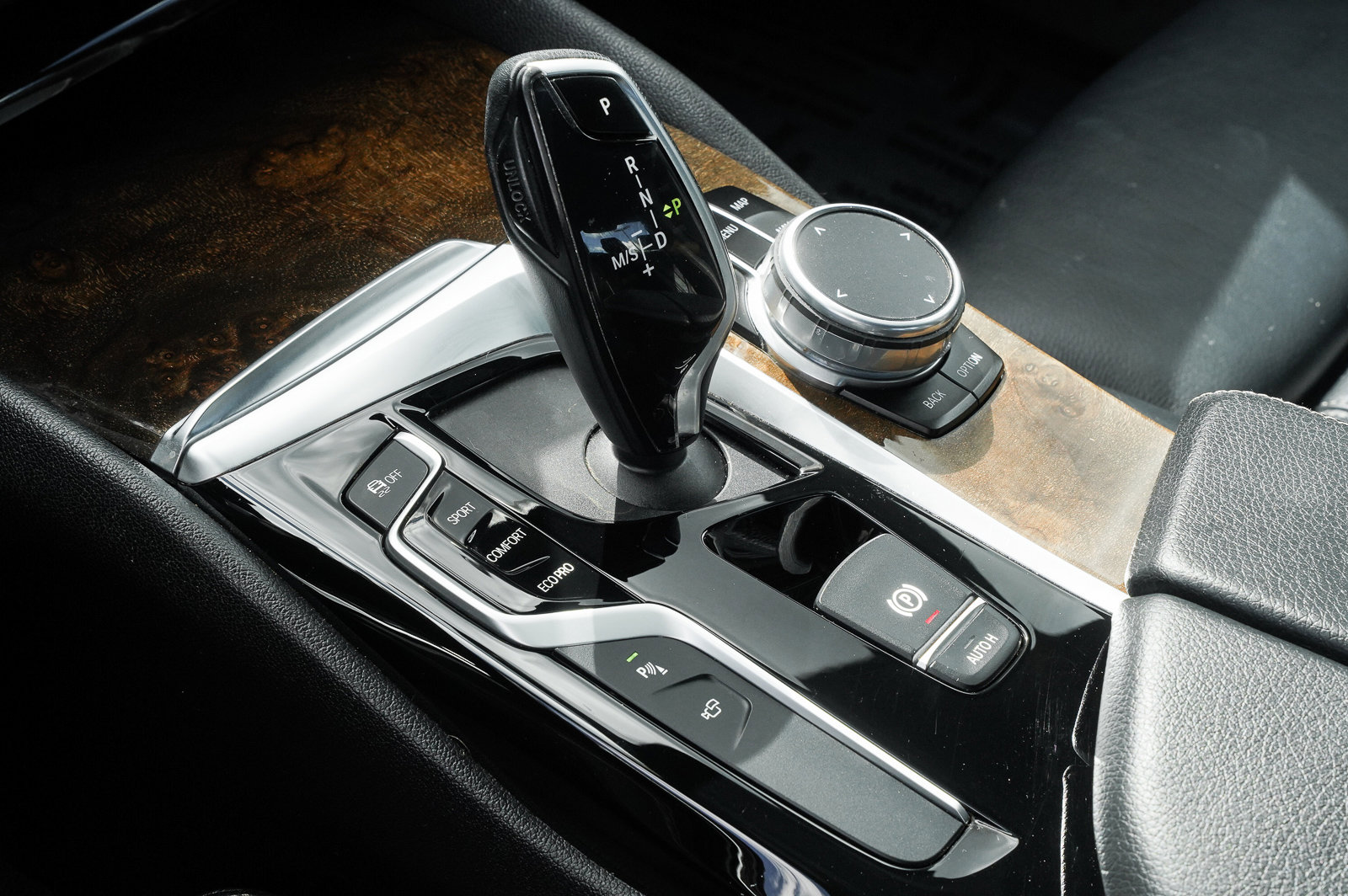 Used 2019 BMW 540i xDrive w/ Premium Package image 13