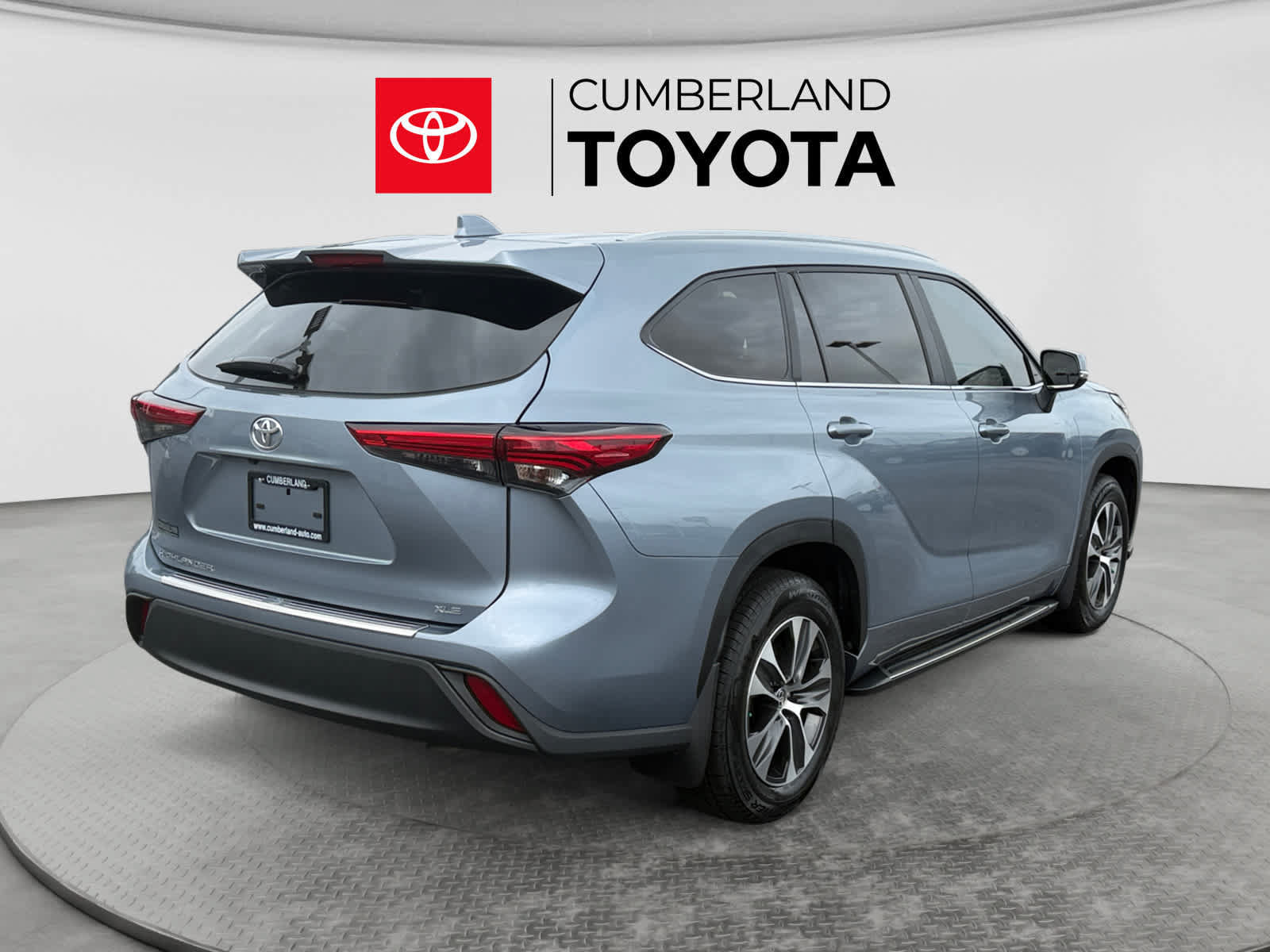 Used 2023 Toyota Highlander XLE FWD image 5