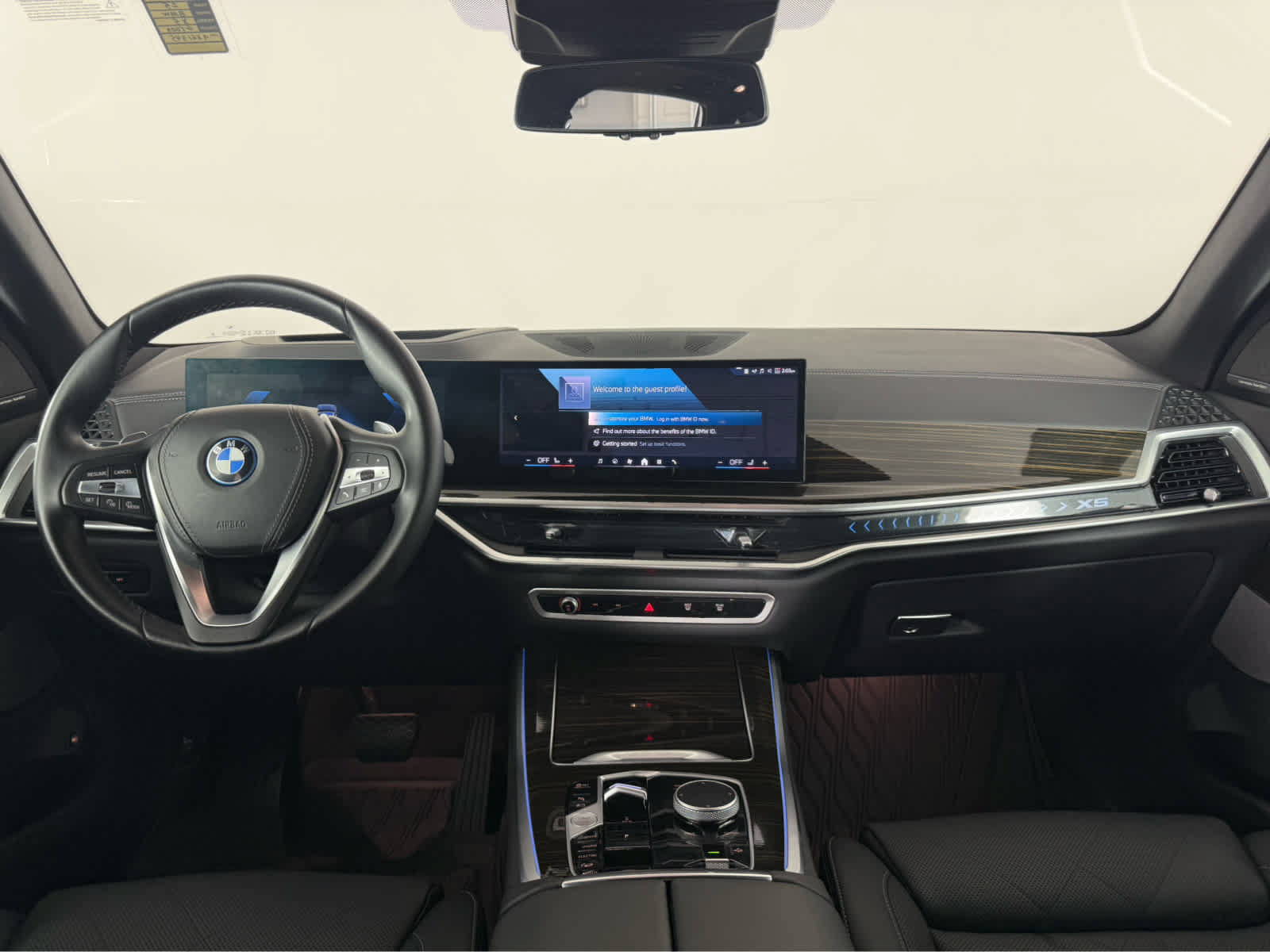Used 2025 BMW X5 xDrive50e w/ Premium Package AWD/4WD image 11