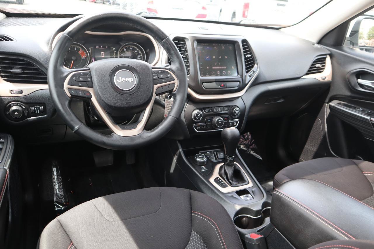 Used 2016 Jeep Cherokee 75th Anniversary AWD/4WD image 17