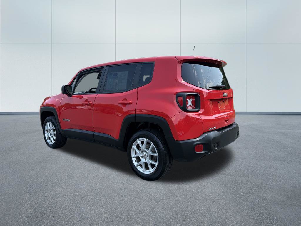 Used 2023 Jeep Renegade Latitude AWD/4WD image 7