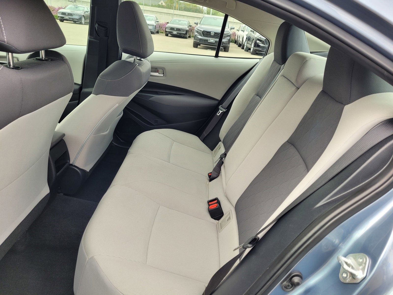 Used 2020 Toyota Corolla LE image 12