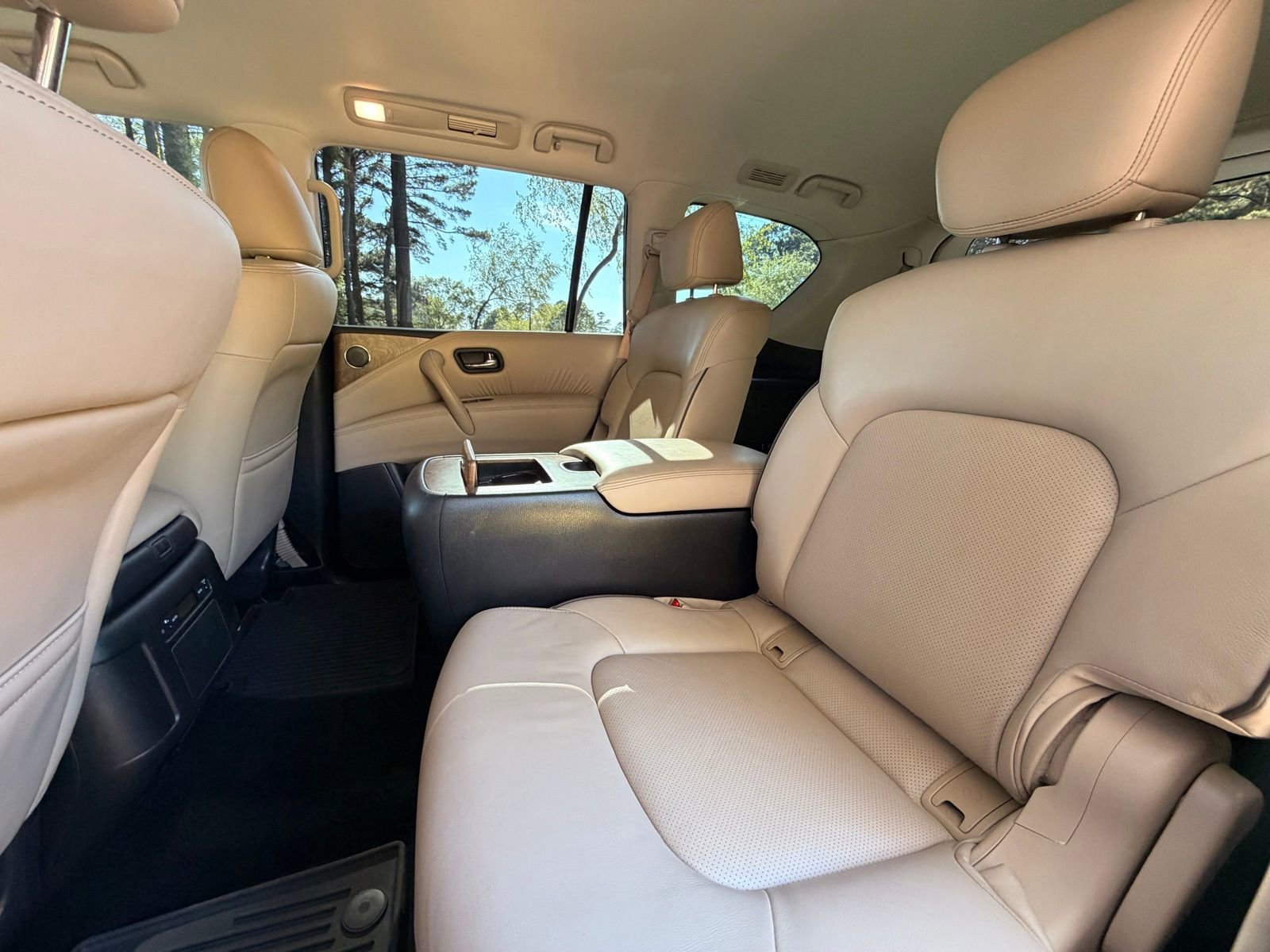 Used 2022 Nissan Armada SL w/ Captain's Chairs Package image 13