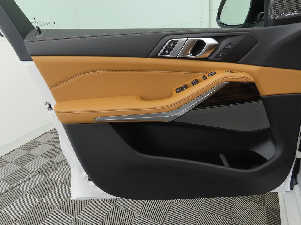 New 2026 BMW X5 xDrive40i w/ M Sport Package image 24